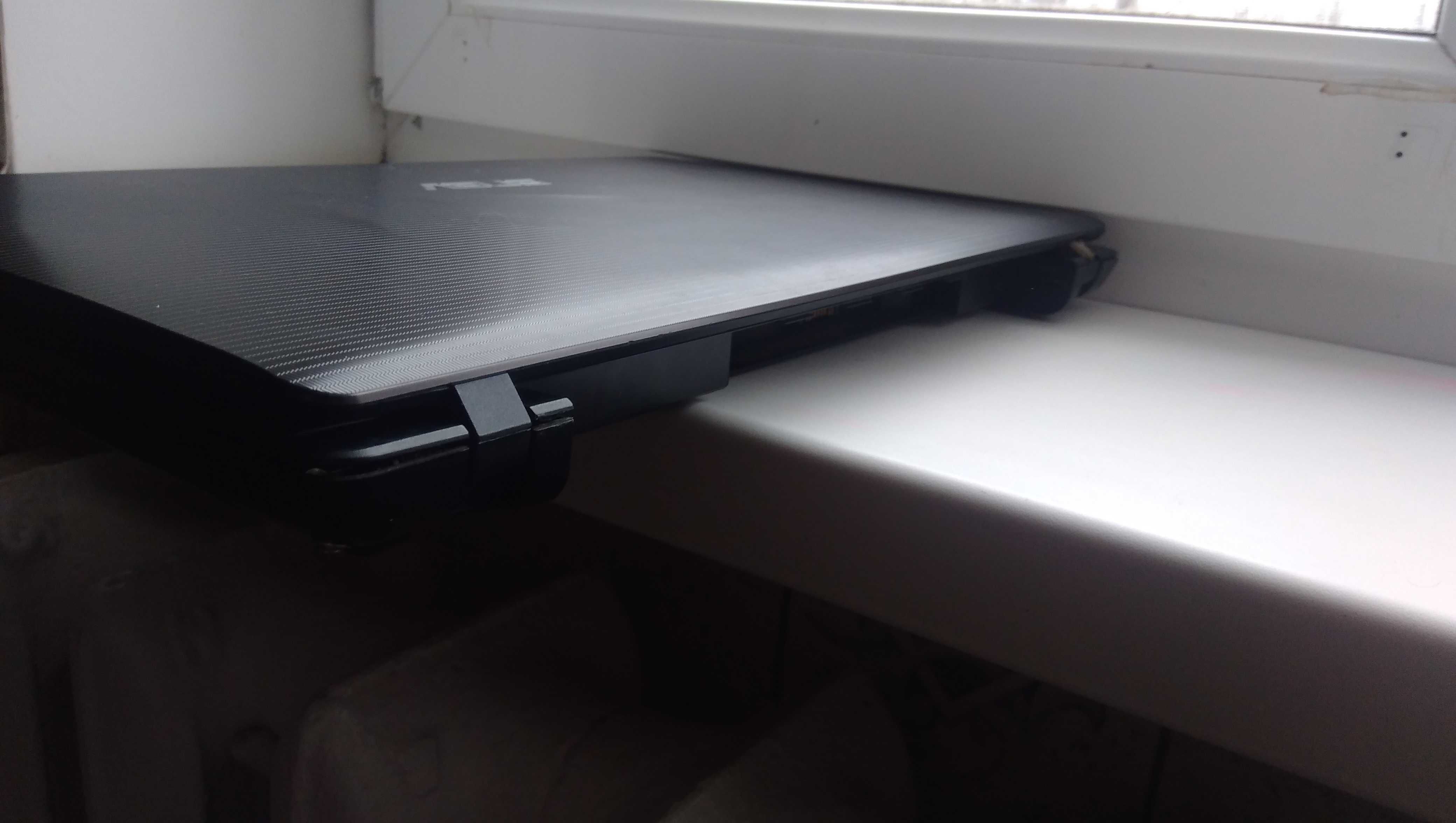 Ноутбук Asus K53B на запчасті чи відновлення