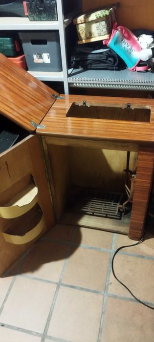 Móvel máquina de costura