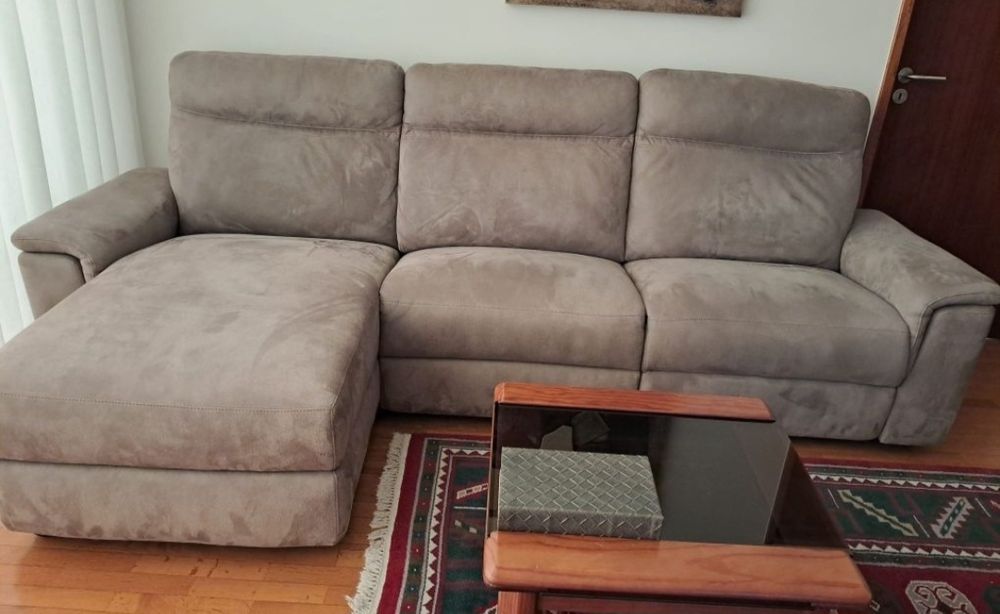 Sofá chaise longue com arrumação COMO NOVO