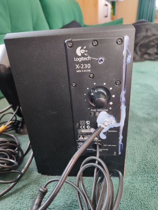 Zestaw głośników 2.1 Logitech x-230 uszkodzone działają