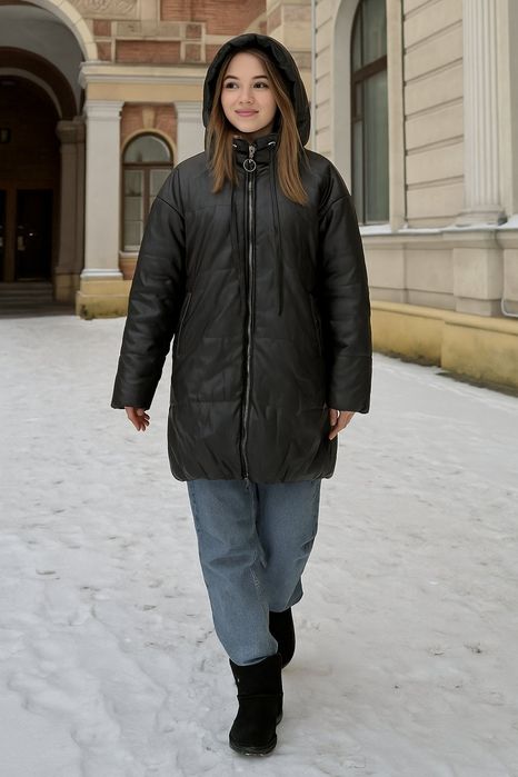Жіноча легка куртка на синтепоні єкошкіра. Распродаж останній розмір