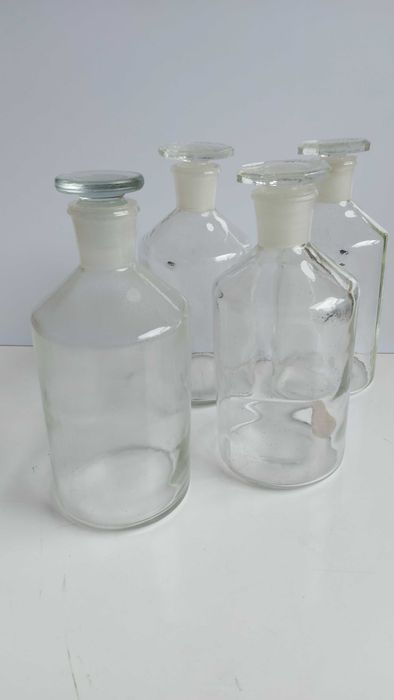 Butelki apteczne 0,5 litra, laboratoryjne, szlifowany korek.