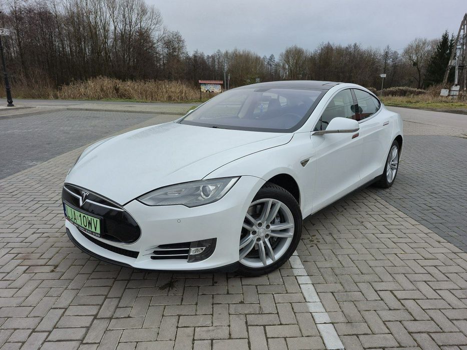 Tesla Model S 85 Full LED Skóra GPS Igła