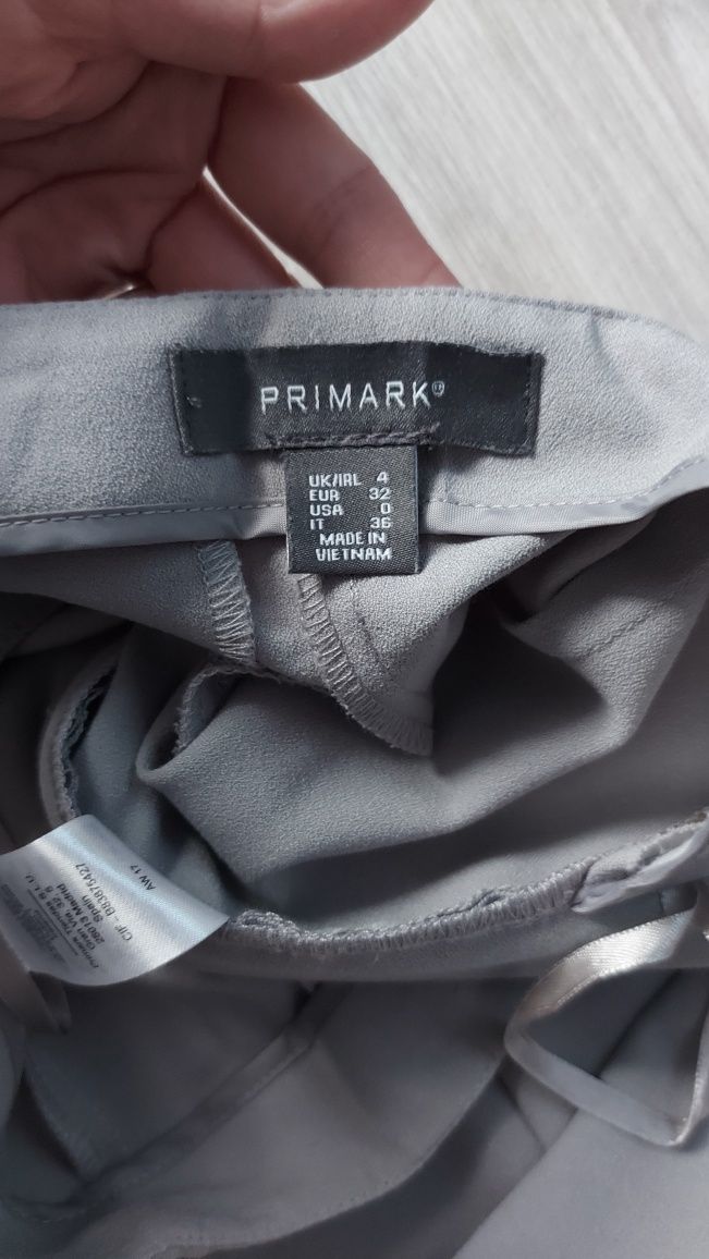 Primark. Spodnie damskie na kantkę rozmiar.XXS. Jak nowe.