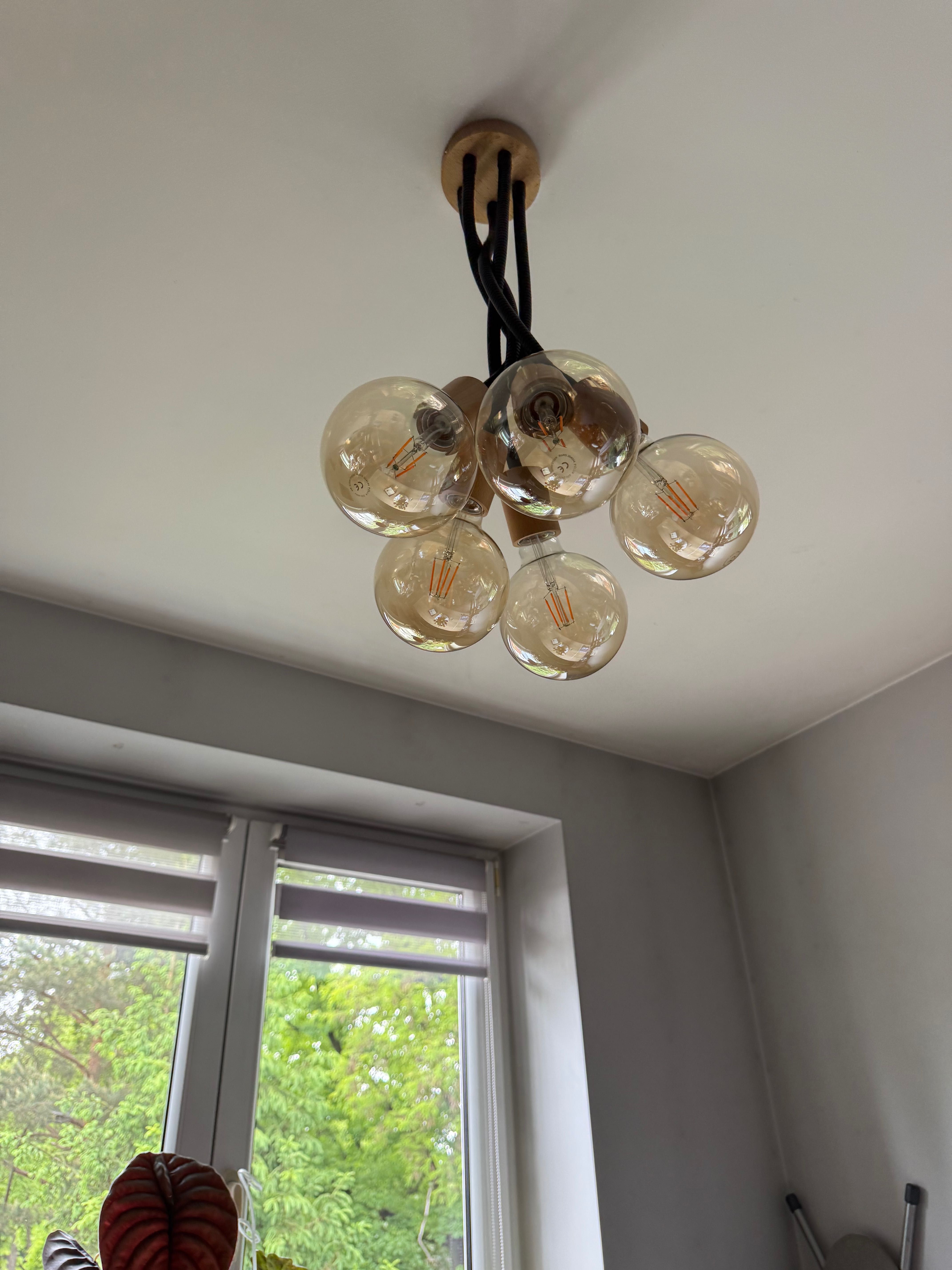 Lampa salonowa wisząca , bardzo ładna design