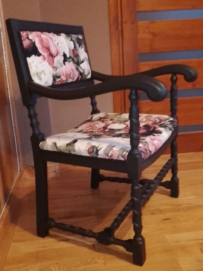 Fotel tron po renowacji
