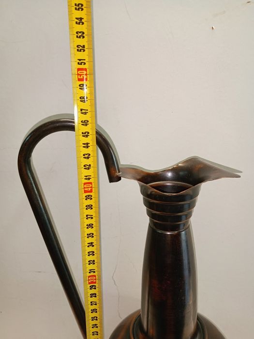 Belíssimo jarro em latão polido "LATARY M DE CAMBRA PORTUGAL" medidas: