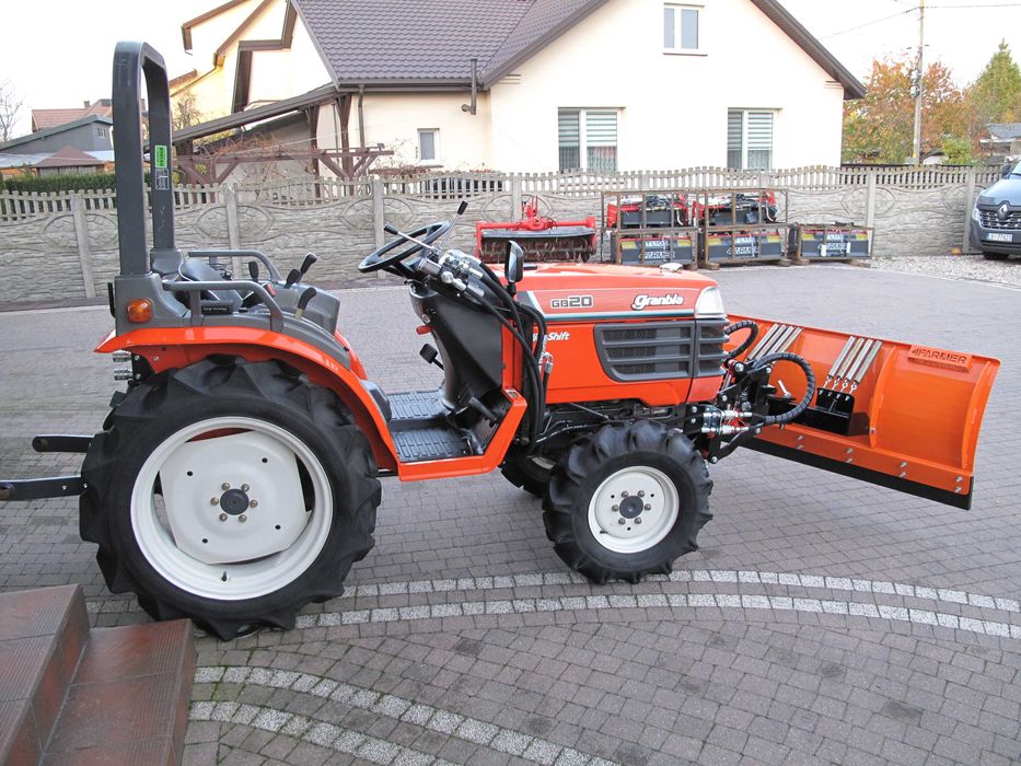 Mini Traktorek Kubota GB20 4X4 20KM Wspomaganie Mały Ogrodniczy