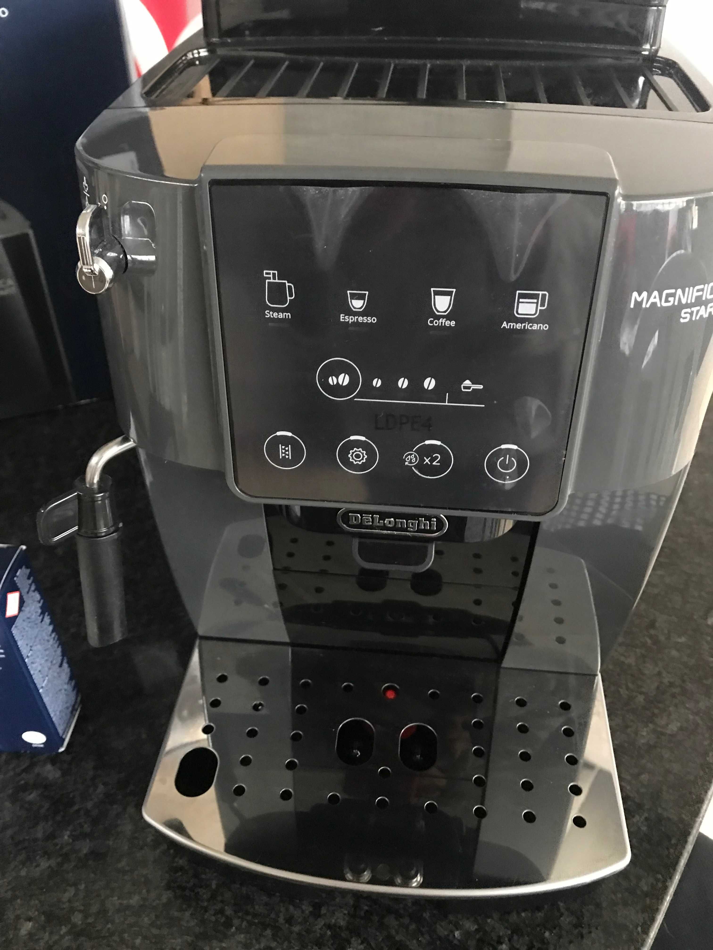 NOVA- Máquina de café automática DELONGHI