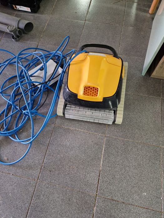 Vender um robot de piscina Dolphin E30