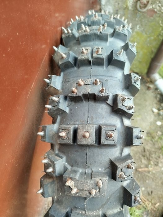 Opona 110/90/19 z kolcami Michelin AC10 kolec szwedzki zamienię na