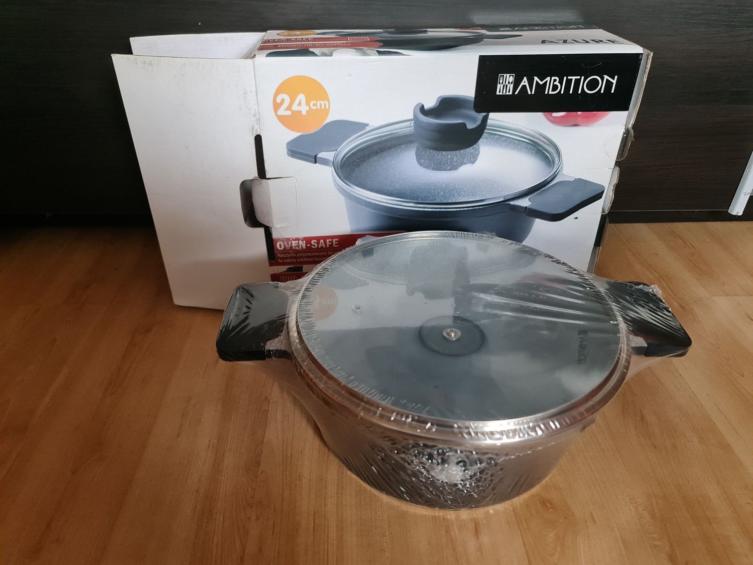 Nowy garnek z pokrywką 24 cm Ambition AZURE