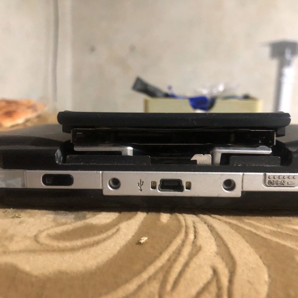 Psp батарея докуплена нова 2 рази порграли