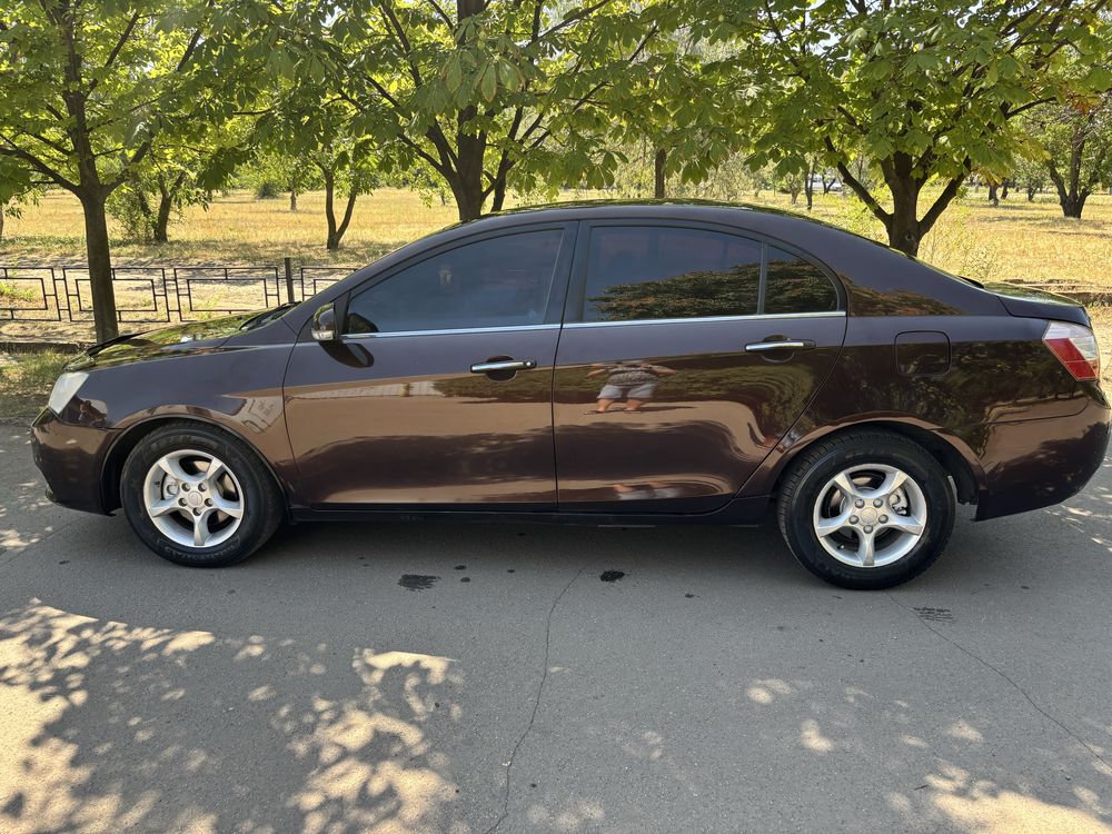 Geely Emgrand EC-7 2012 год