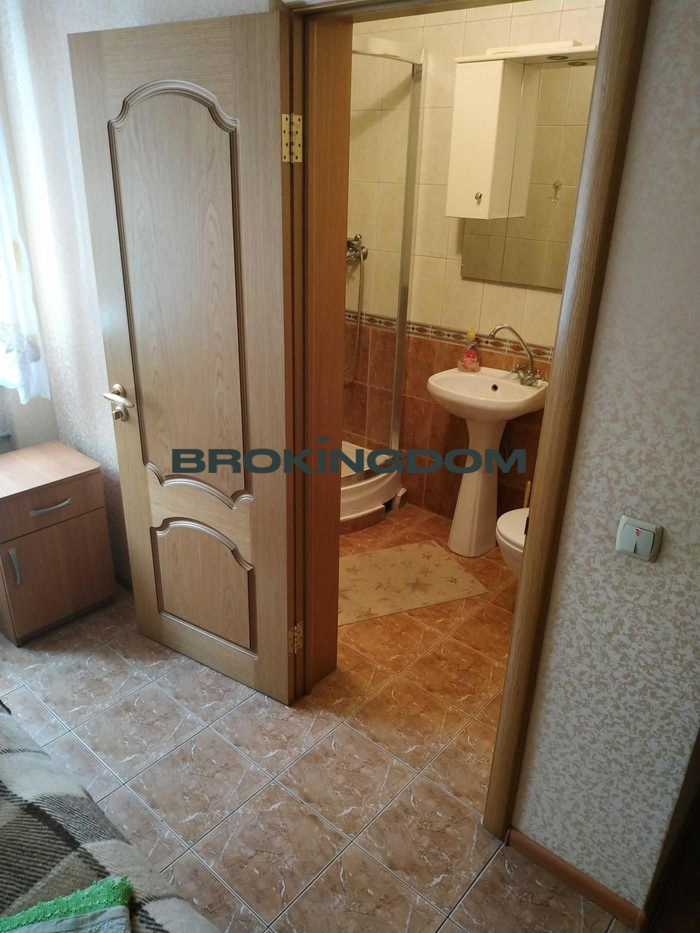 Продаж будинок, ділянка 11 сот, гараж