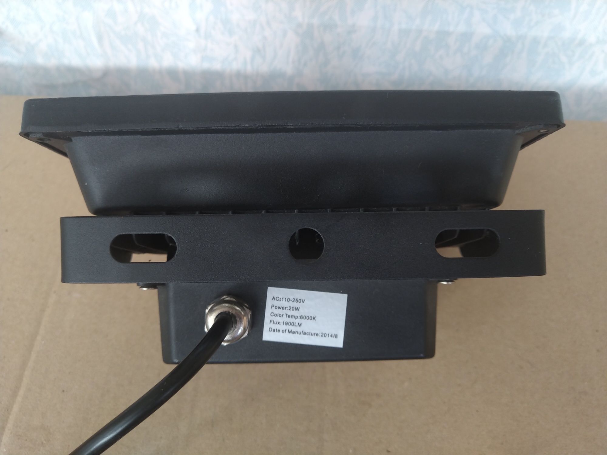 Лампа люминесцентная Flux 1900LM 20w 6000K 110-250V бу