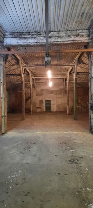 Продам чи Здам складське  приміщення  700 м/кв в місті Прилуки.