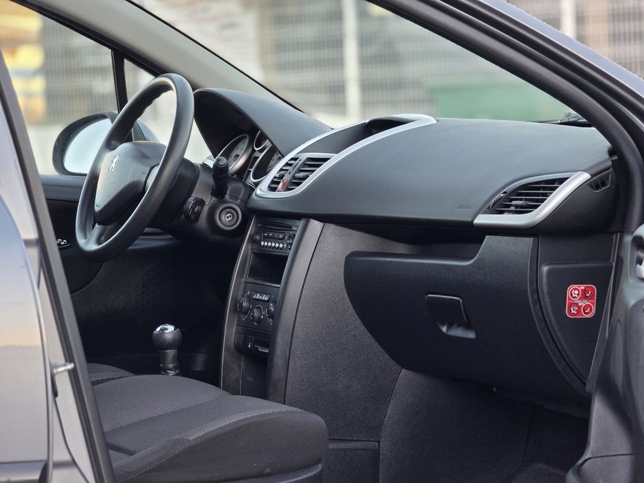 Peugeot 207 1.4 - 2010