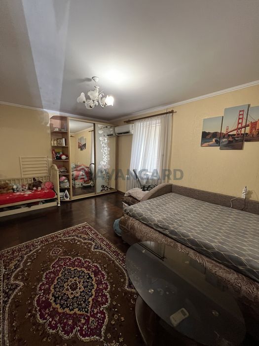 1-кімн. квартира на Космосі з ремонтом і меблями