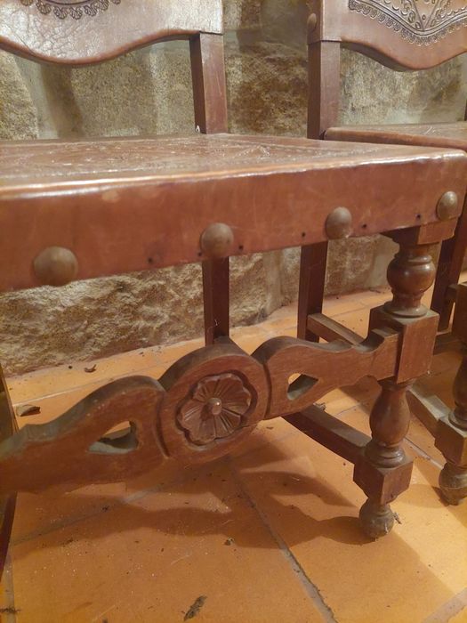 6 Cadeiras - madeira e couro