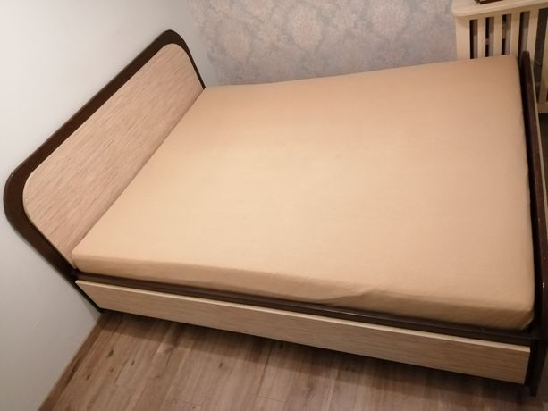 Sprzedam łóżko 160x200 z nowym materacem