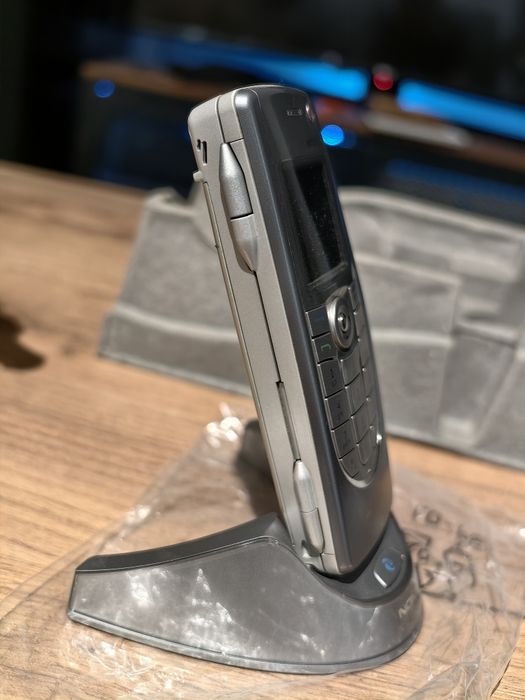 nokia 9300 pudelko stojak komplet