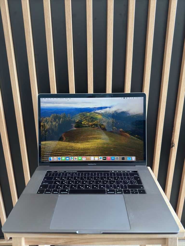 Macbook Pro 15'' 2018 (256GB)
