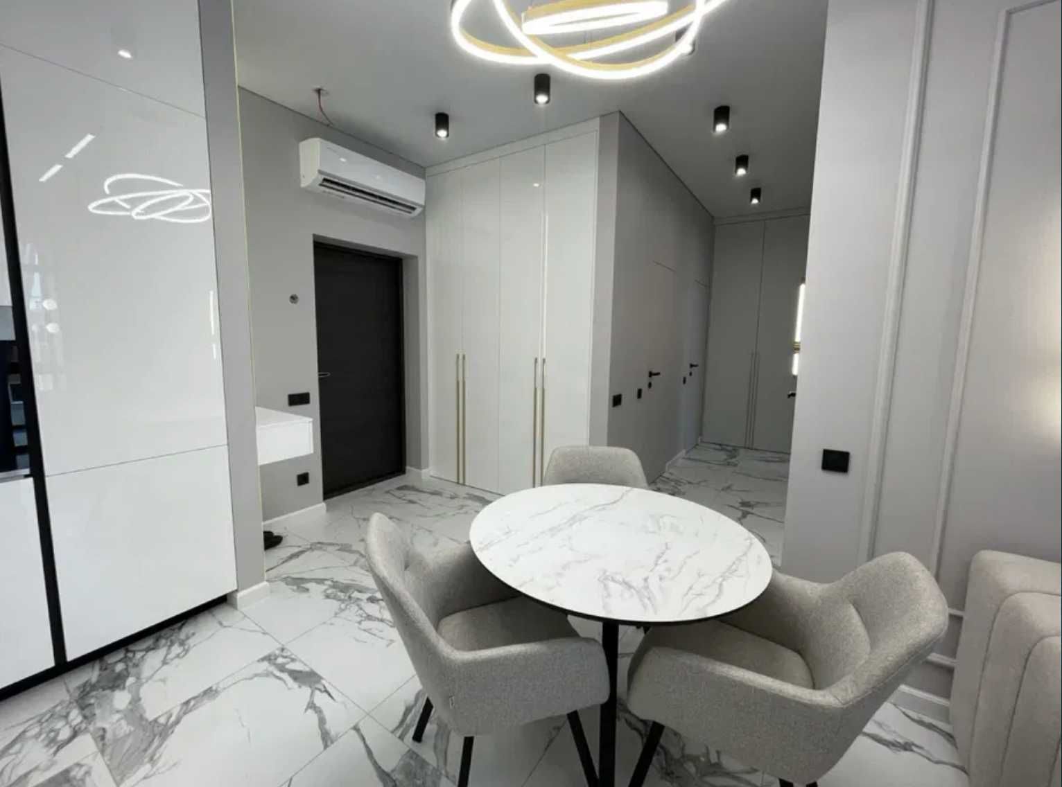 Продам 3х кімнатну квартиру ЖК Женева Центр К12  Бульвар Кучеревского