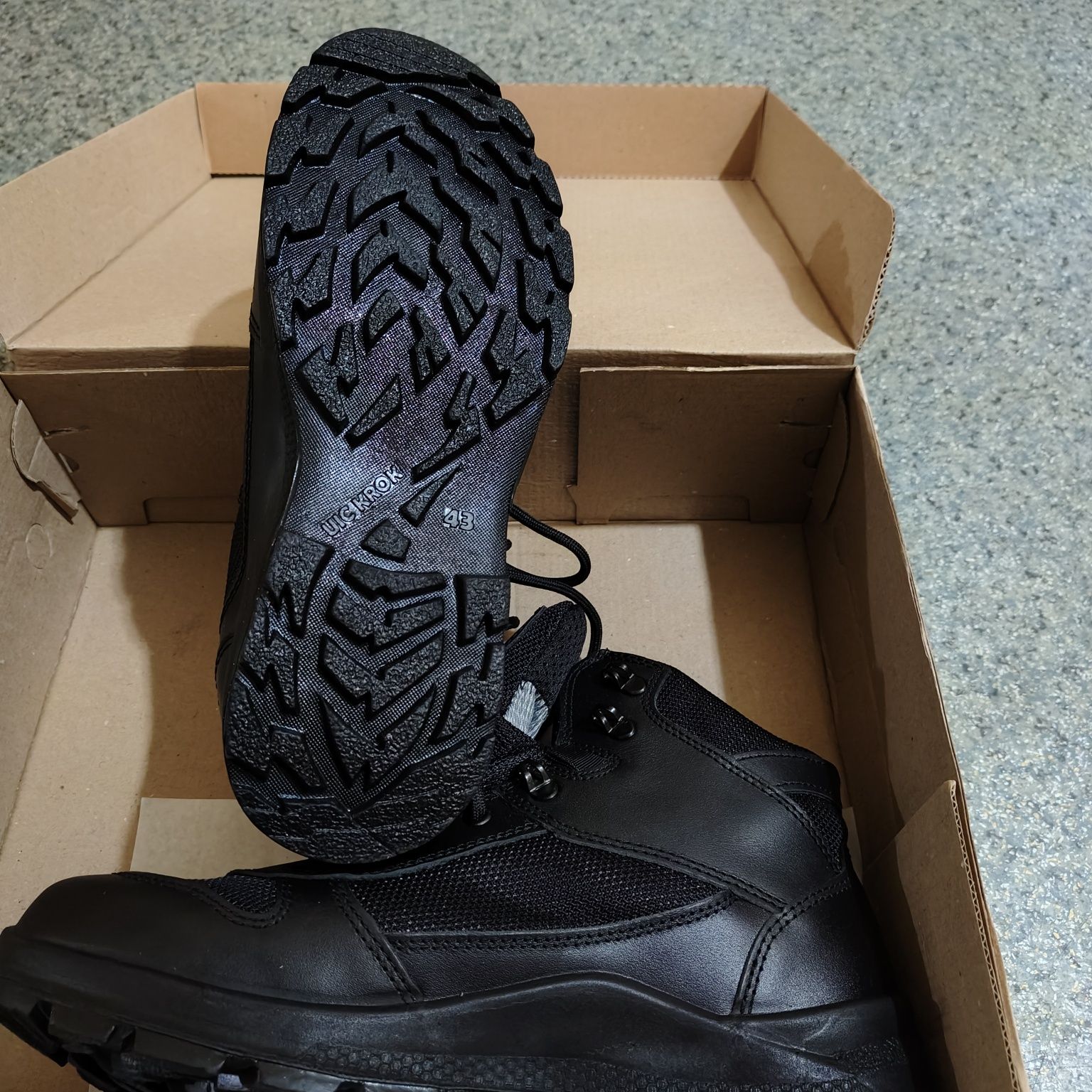 Нові демесизонні черевики від КРОК на gortex 43розиір 28,5 см стелька