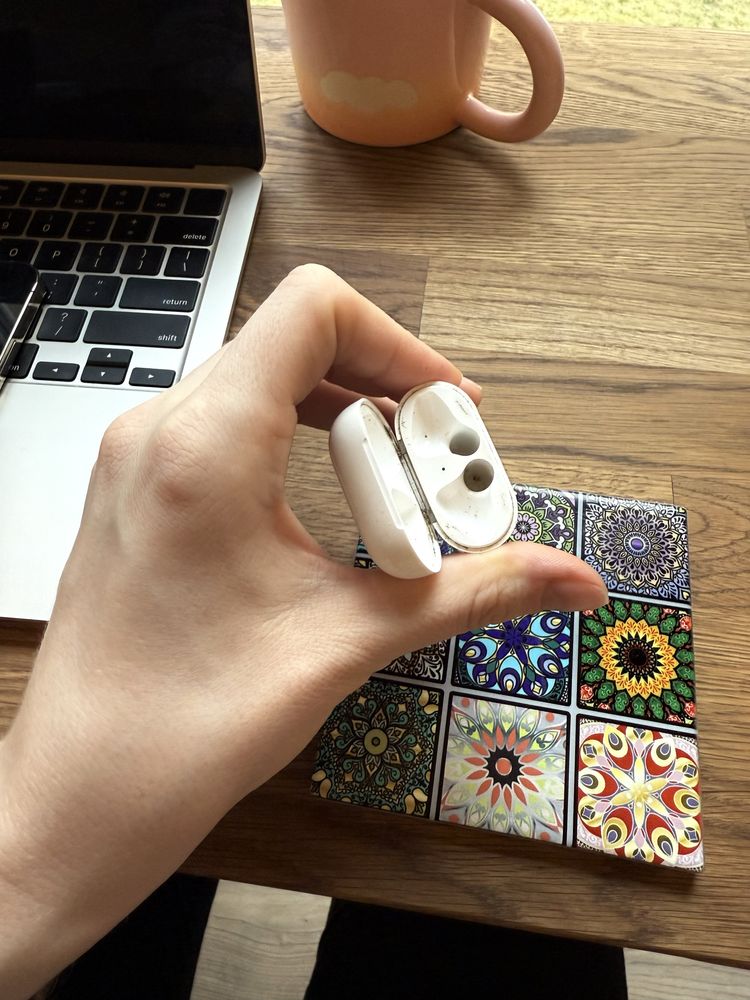 Pudelko aplle airpods (bez sluchawek)