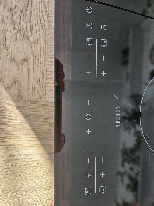 Pęknieta Kuchenka indukcyjna Electrolux