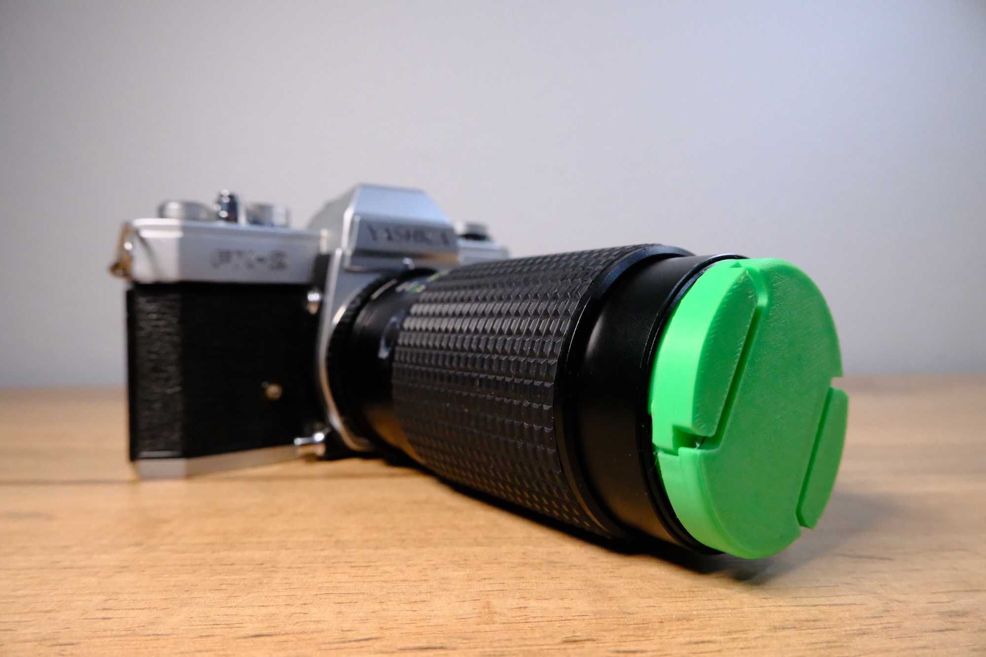 Aparat Yashica FX-2 z obiektywem Super Paragon PMC II Auto Tele Zoom