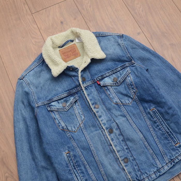 Вінтажна джинсова куртка levi’s sherpa trucker чоловіча m синя шерпа
