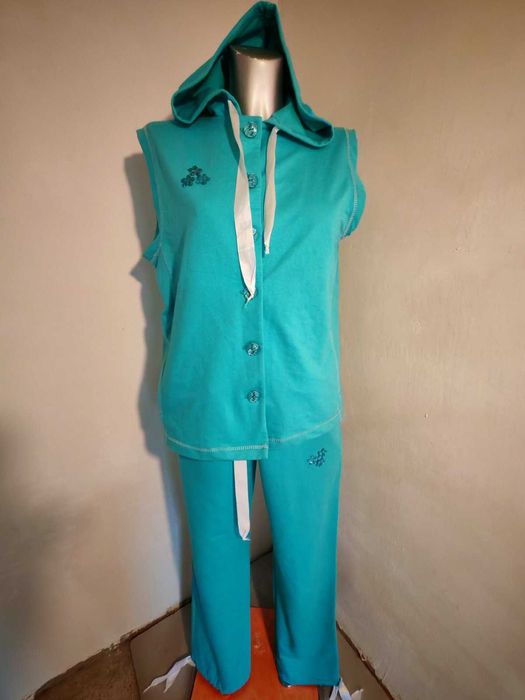 костюм женский  новый