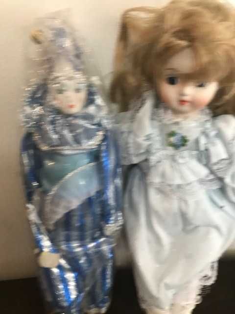 Boneca de porcelana e outros