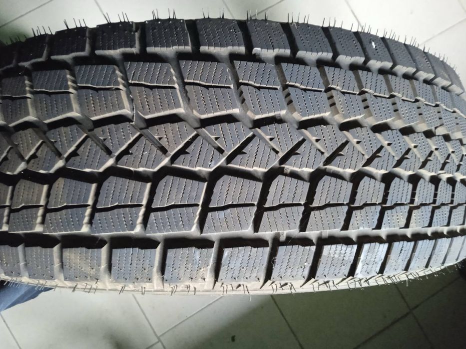 Зимова резина 265/65 R17