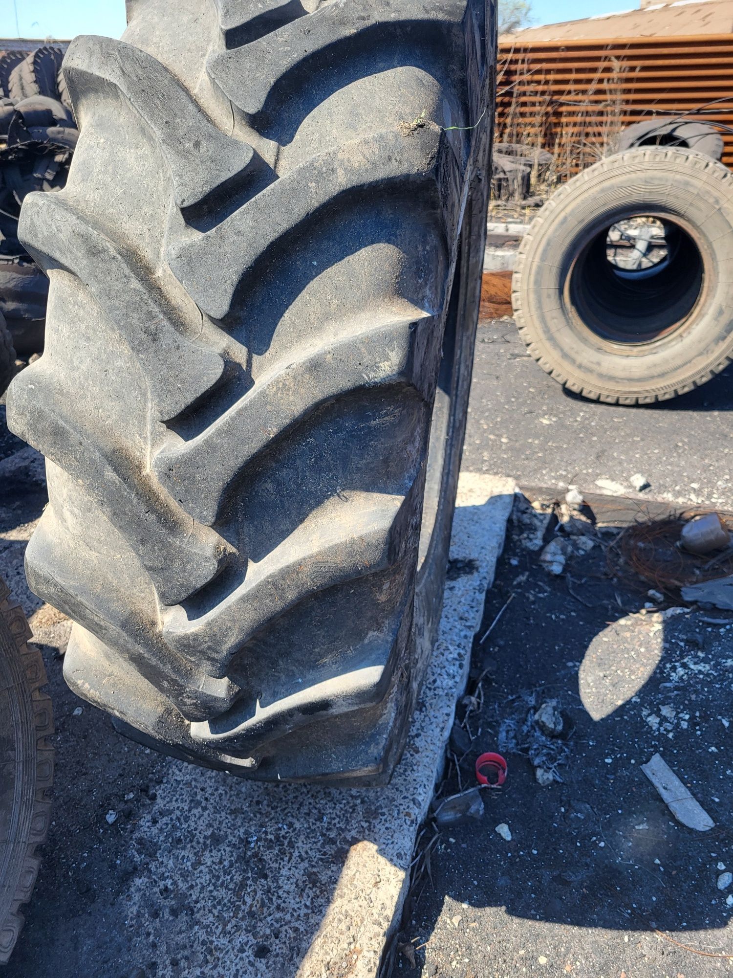 Продам шины б/у 480/80R26