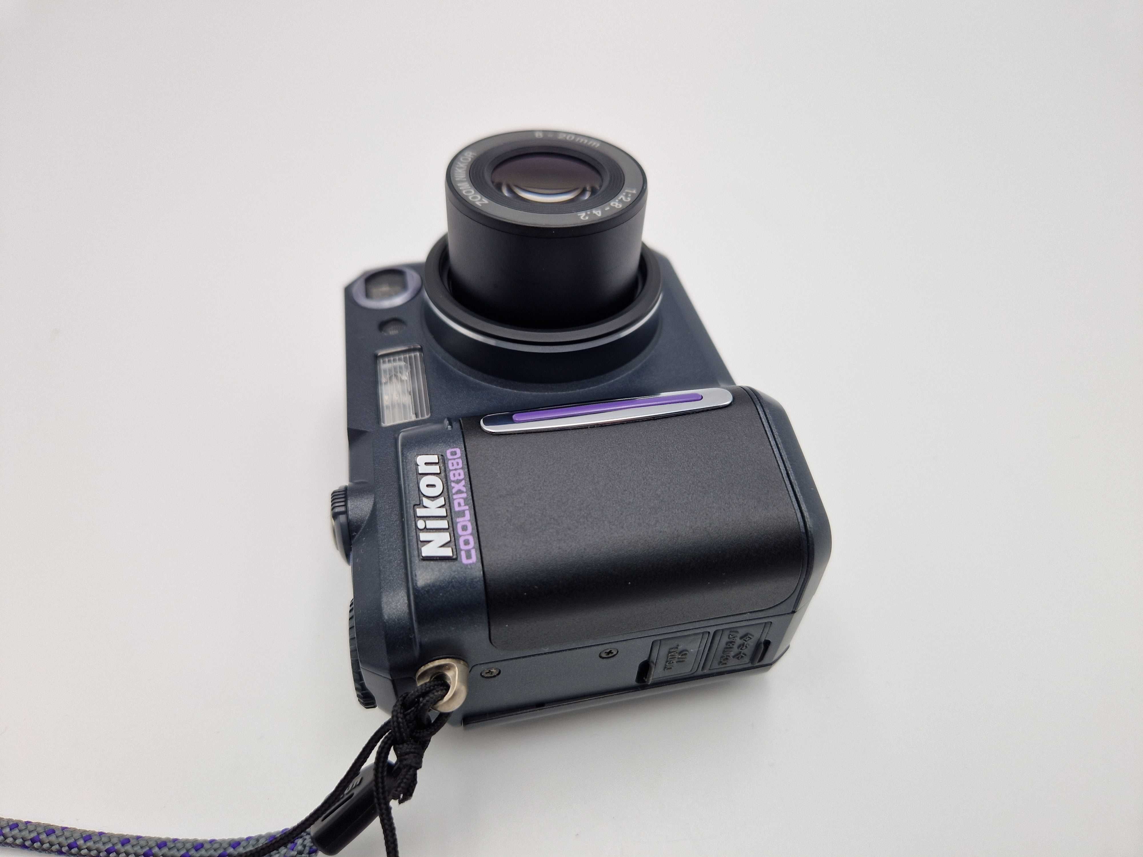 .Aparat Nikon COOLPIX880 - CF 64Mb - cyfrowy Super RETRO VINTAGE IDEAL