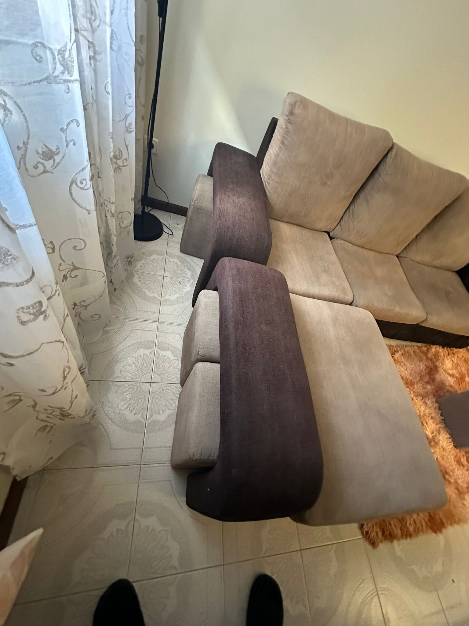Sofá c/chaise + 4 pufs