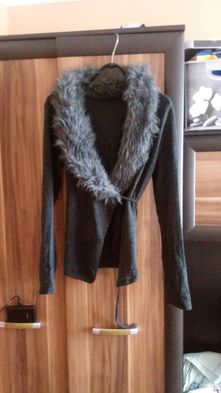 Sweter L wysylka futro