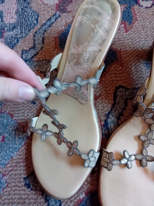 Sandálias de salto alto