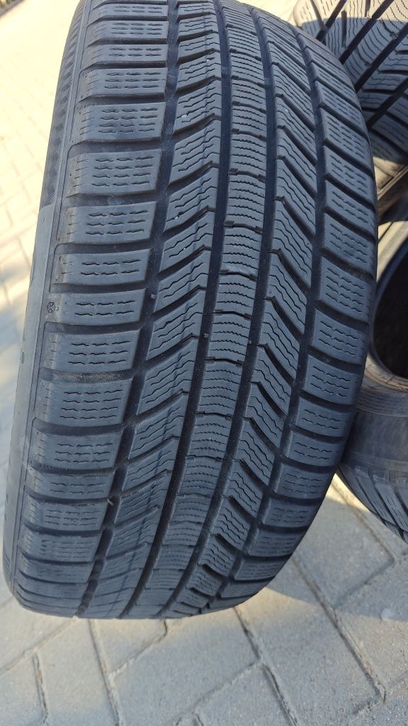 Opony zimowe Continental Winter Contact TS 870P 235/45 R18