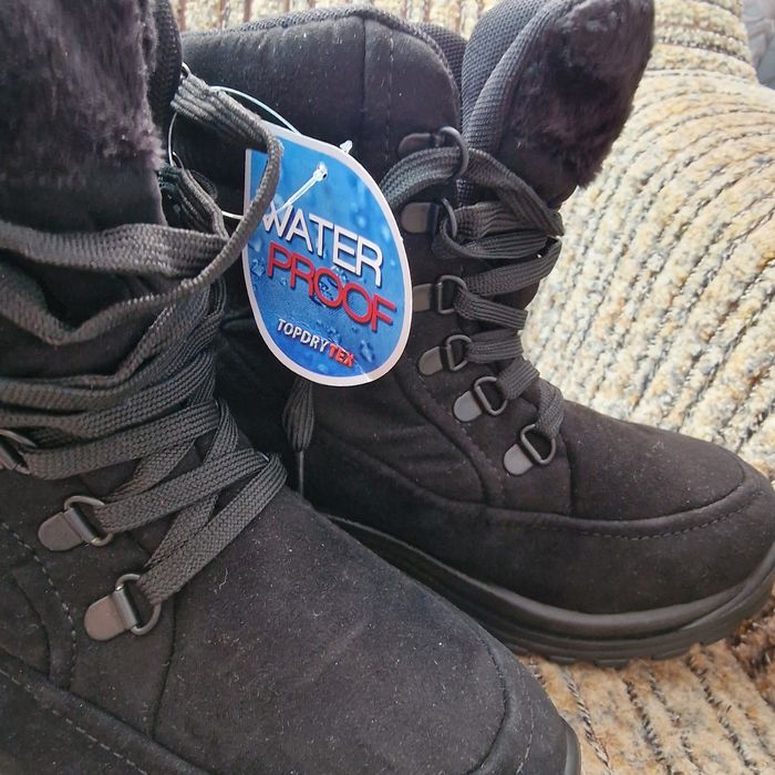 Взуття жіноче розмір 38