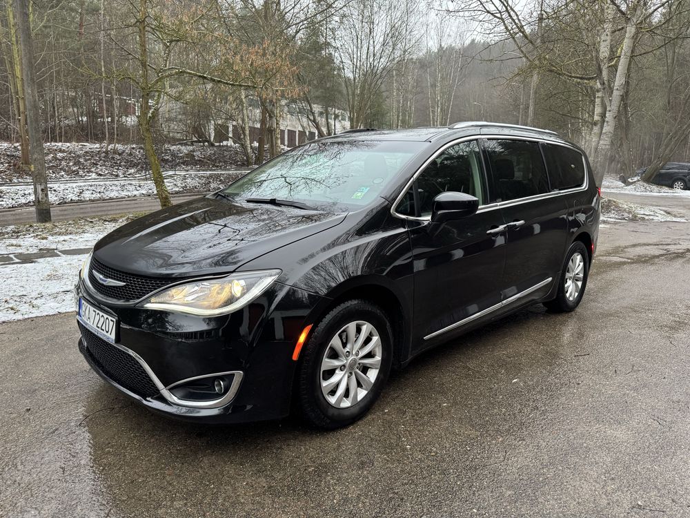 Chrysler Pacifica Touring L, 2019 LPG. 8 osobowa.