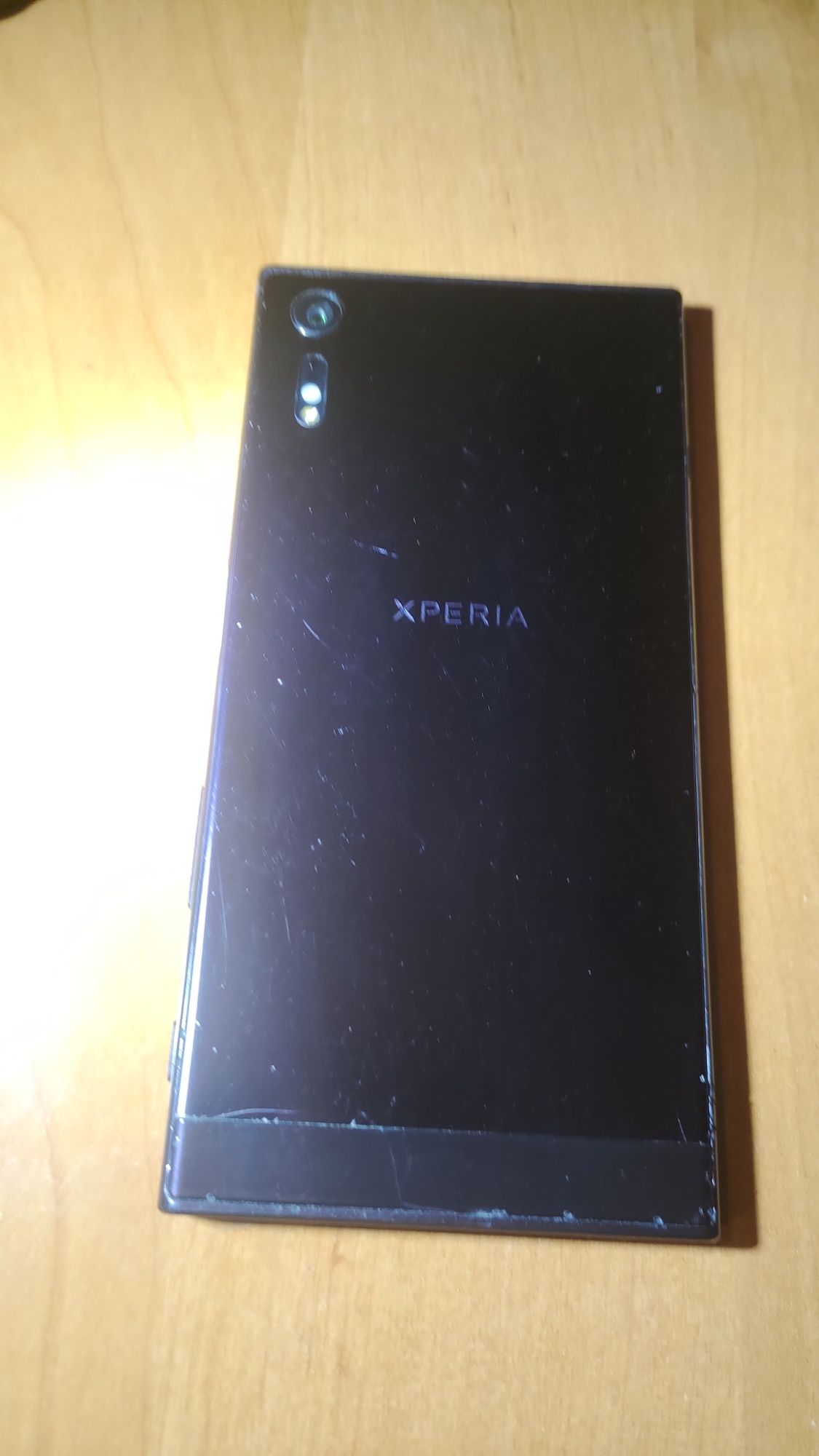 Sony Xperia XZ 3 GB / 32 GB Czarny  NFC    Pudełko / Ładowarka