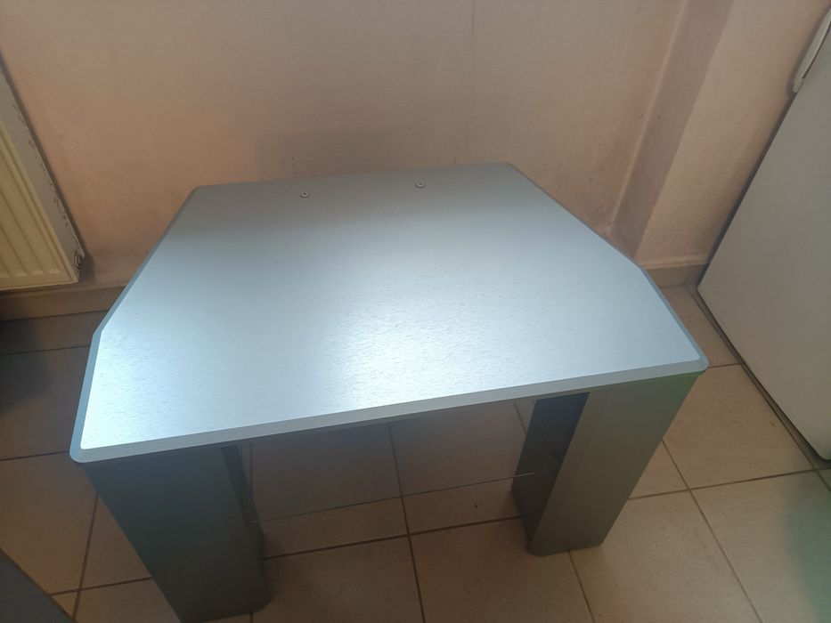 Stolik pod telewizor/mały stolik