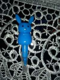 Niebieska kredka królik