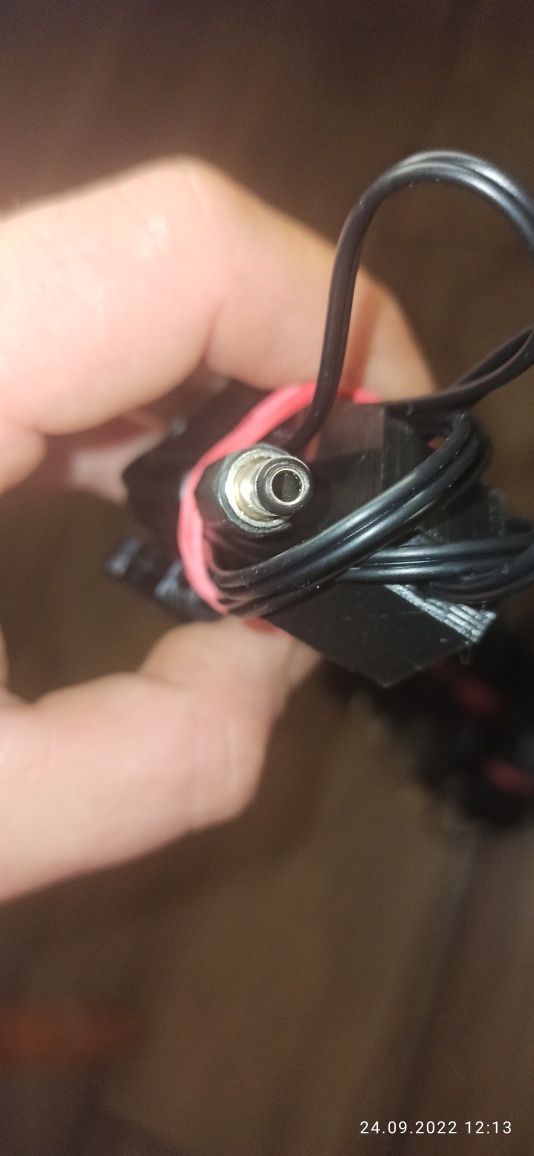 USB та автомобільне зарядне рации baofeng  Motorola hytera
