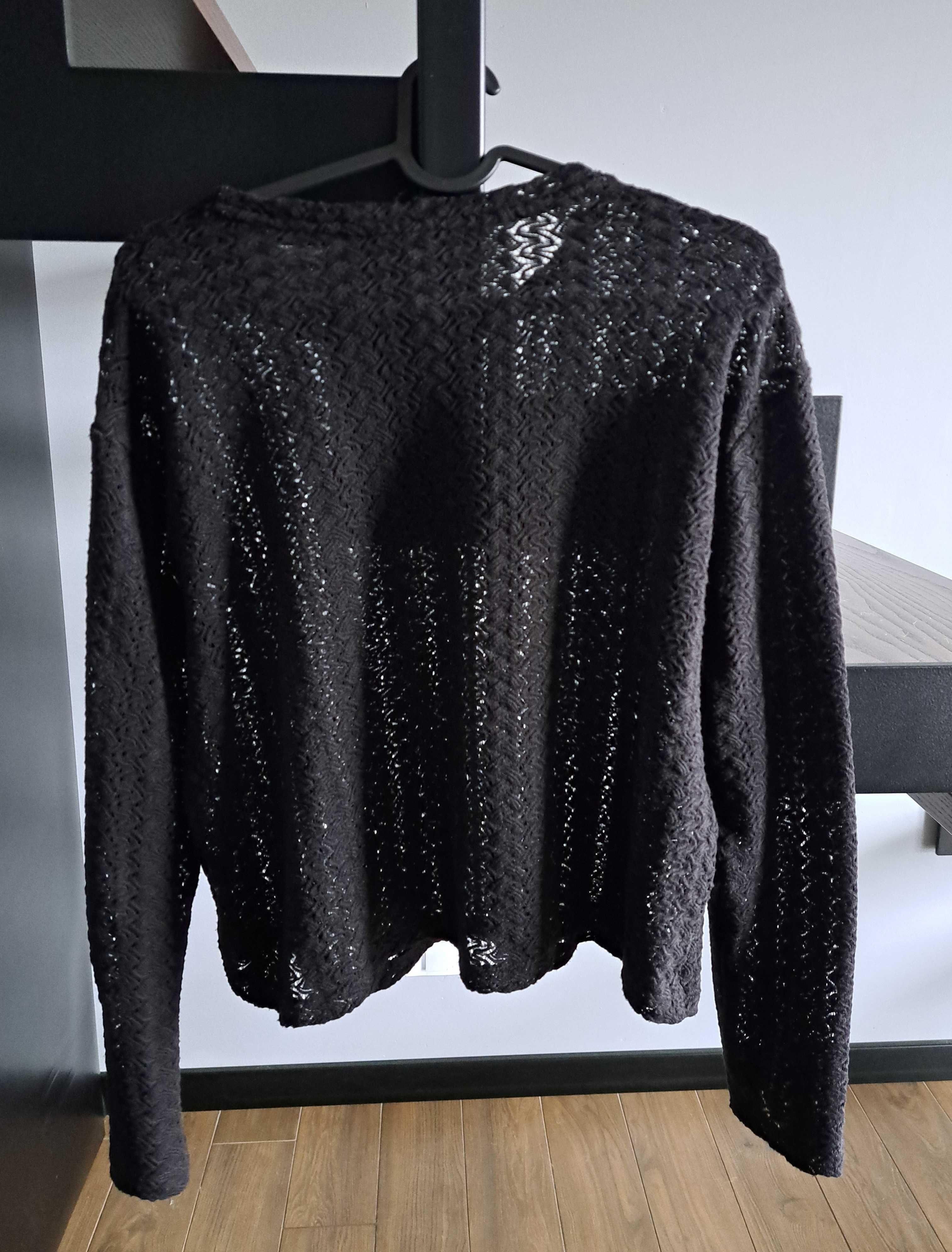 Czarny sweter Reserved