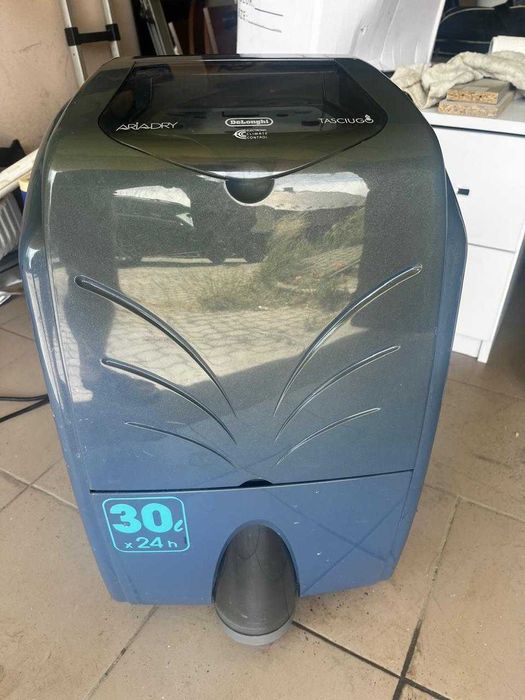 вологопоглинач осушувач DeLonghi